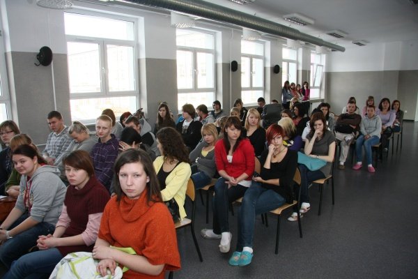 ZSZ 2: Uczniowie rozmawiali o tym dlaczego warto być dawcą szpitku kostnego [2.II.2012] - zdjęcie #12 - eOstroleka.pl