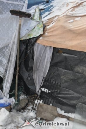 Koczownicy w Ostrołęce: Od trzech lat mieszkają w szałasie [8 II 2012] - zdjęcie #1 - eOstroleka.pl