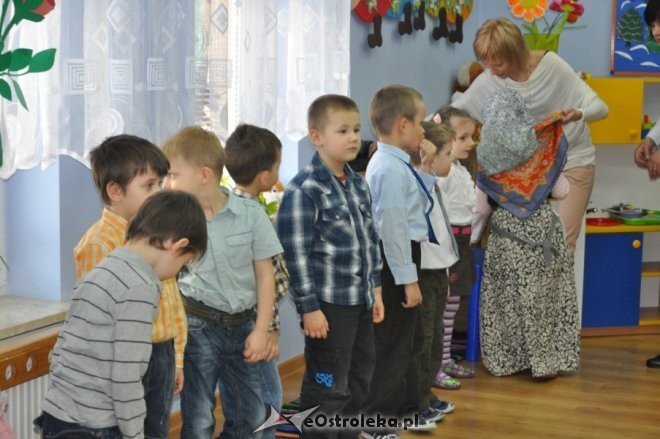 Dzień babci i dziadka w Przedszkolu Miejskim nr 1 [9.II.2012] - zdjęcie #25 - eOstroleka.pl