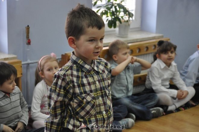Dzień babci i dziadka w Przedszkolu Miejskim nr 1 [9.II.2012] - zdjęcie #16 - eOstroleka.pl