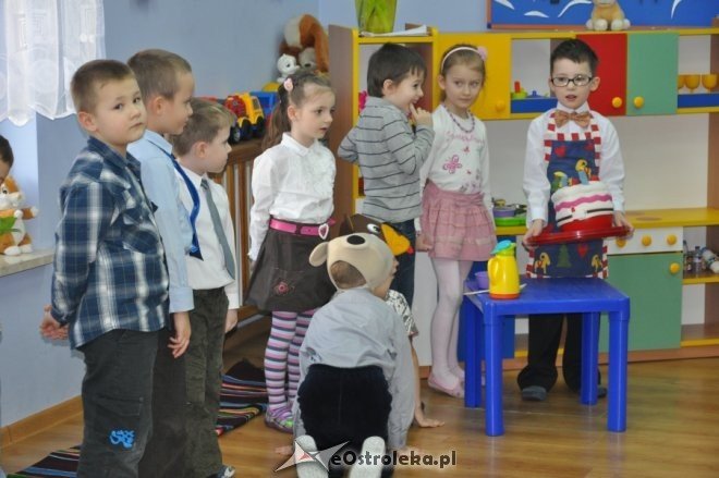 Dzień babci i dziadka w Przedszkolu Miejskim nr 1 [9.II.2012] - zdjęcie #1 - eOstroleka.pl