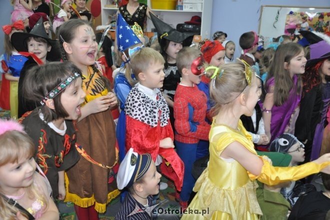 Bal karnawałowy w Przedszkolu Miejskim nr 1 [10.II.2012] - zdjęcie #15 - eOstroleka.pl