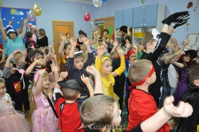 Bal karnawałowy w Przedszkolu Miejskim nr 1 [10.II.2012] - zdjęcie #12 - eOstroleka.pl