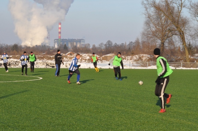 Mecz sparingowy: Korona HiD – MKS Węgrów [11.02.2012] - zdjęcie #13 - eOstroleka.pl