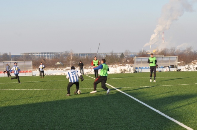 Mecz sparingowy: Korona HiD – MKS Węgrów [11.02.2012] - zdjęcie #4 - eOstroleka.pl