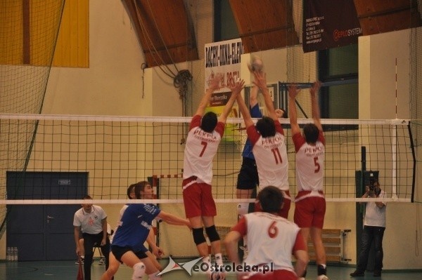 Siatkówka, I Liga: Pekpol Ostrołęka – Rajbud GTPS Gorzów Wielkopolski 3:1 [11.02.2012] - zdjęcie #33 - eOstroleka.pl