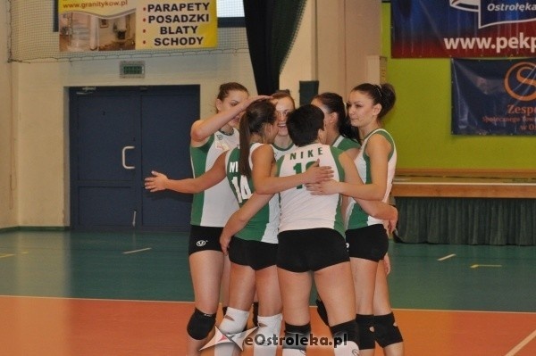 Siatkówka, II Liga Kobiet: Nike Ostrołęka – AZS AWF UKSW Warszawa 3:2 [11.02.2012] - zdjęcie #22 - eOstroleka.pl