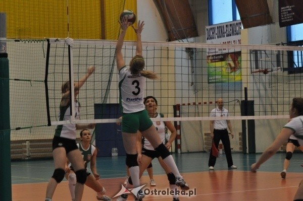 Siatkówka, II Liga Kobiet: Nike Ostrołęka – AZS AWF UKSW Warszawa 3:2 [11.02.2012] - zdjęcie #15 - eOstroleka.pl