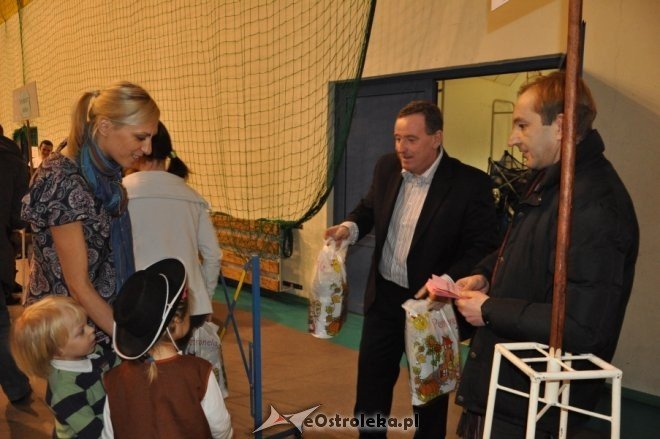 Choinka dziewięciu ostrołęckich osiedli [13.II.2012] - zdjęcie #2 - eOstroleka.pl