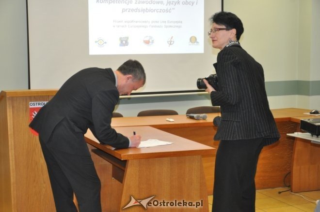 Konferencja Skuteczność na rynku pracy to kompetencje zawodowe, język obcy i przedsiębiorczość [13.II.2012] - zdjęcie #4 - eOstroleka.pl
