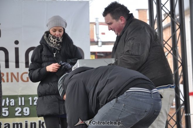 Arkadiusz Peca tegorocznym mistrzem Ostrołęki w jedzeniu pączków [16.II.2012] - zdjęcie #2 - eOstroleka.pl