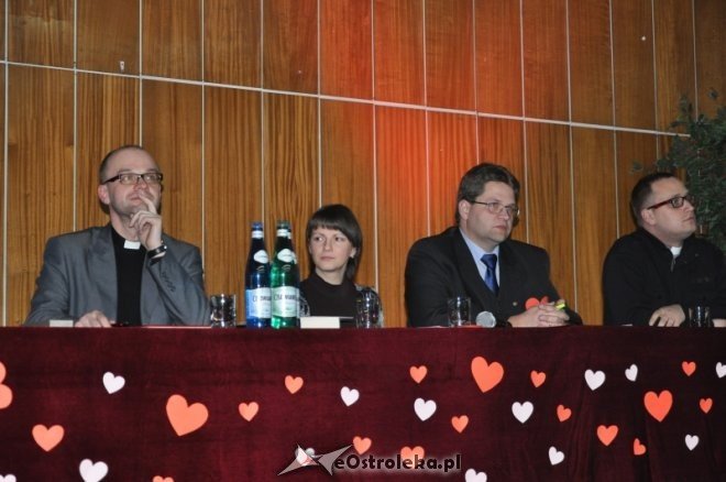 Debata Walentynkowa: „Pragnąć czy pożądać? Wszyscy chcą kochać - czyli porozmawiajmy o związkach”  [17,II,2012] - zdjęcie #31 - eOstroleka.pl
