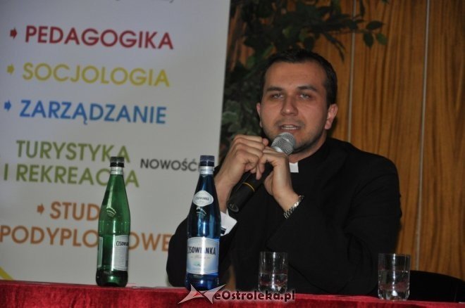 Debata Walentynkowa: „Pragnąć czy pożądać? Wszyscy chcą kochać - czyli porozmawiajmy o związkach”  [17,II,2012] - zdjęcie #4 - eOstroleka.pl