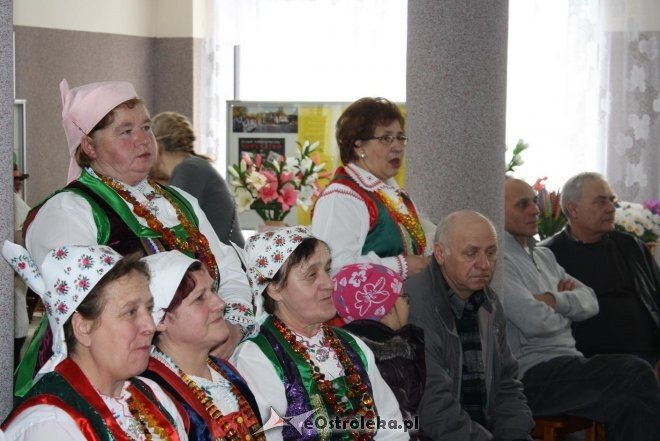Lelis: Po raz siódmy darli pierze w centrum kultury [17.II.2012] - zdjęcie #13 - eOstroleka.pl