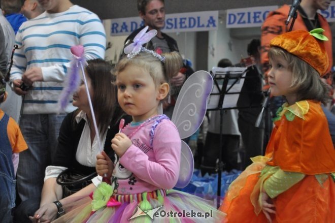 Choinka osiedla Dzieci Polskich [21.II.2012] - zdjęcie #36 - eOstroleka.pl