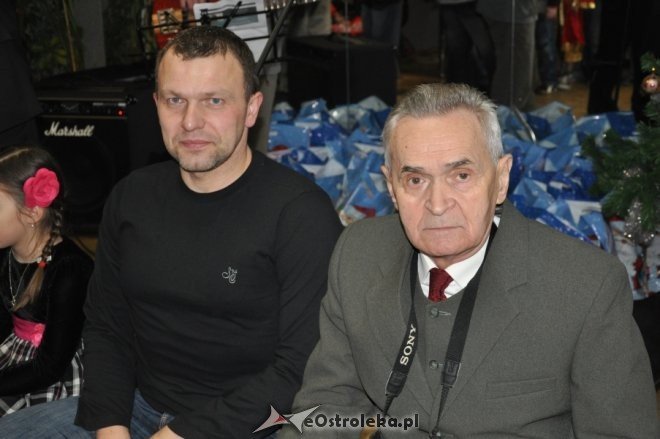 Choinka osiedla Dzieci Polskich [21.II.2012] - zdjęcie #19 - eOstroleka.pl