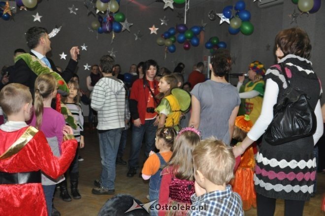 Choinka osiedla Dzieci Polskich [21.II.2012] - zdjęcie #56 - eOstroleka.pl