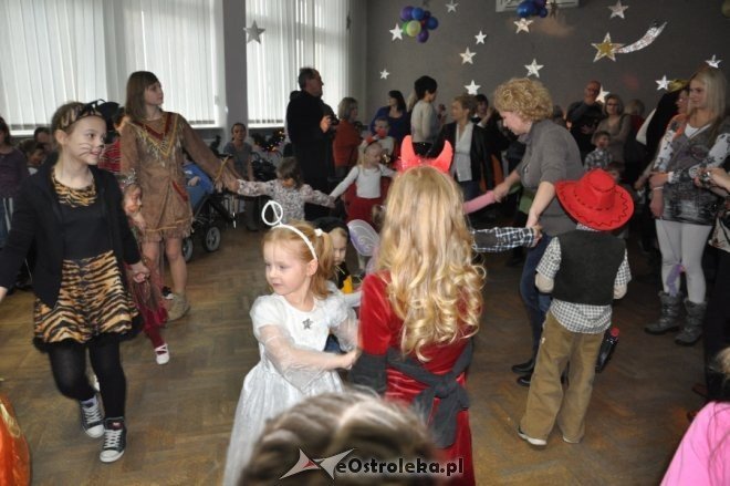 Choinka osiedla Dzieci Polskich [21.II.2012] - zdjęcie #7 - eOstroleka.pl