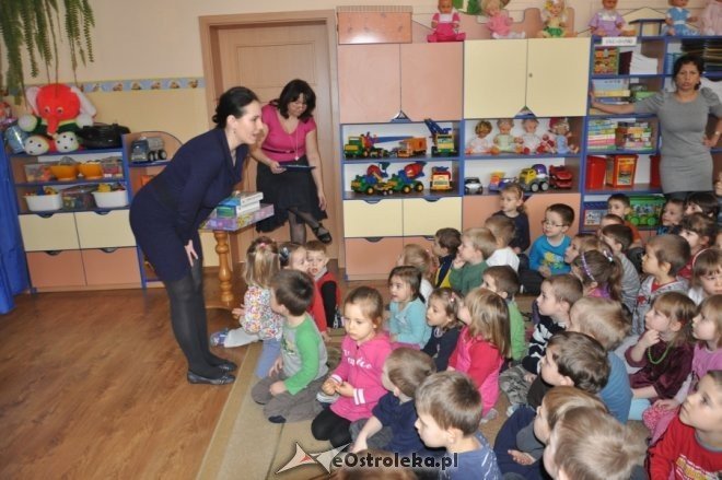 Zbiórka Makulatury w Przedszkolu Miejkim nr 7 [22.II.2012] - zdjęcie #43 - eOstroleka.pl