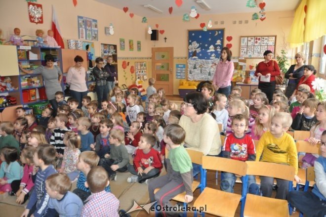 Zbiórka Makulatury w Przedszkolu Miejkim nr 7 [22.II.2012] - zdjęcie #40 - eOstroleka.pl