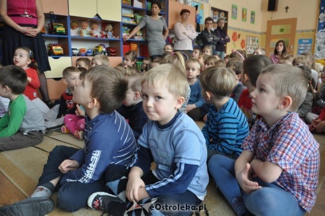 Zbiórka Makulatury w Przedszkolu Miejkim nr 7 [22.II.2012] - zdjęcie #34 - eOstroleka.pl
