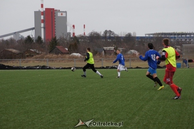 Narew Ostrołęka - MKS Przasnysz 5-4 [25.02.2011] - zdjęcie #11 - eOstroleka.pl