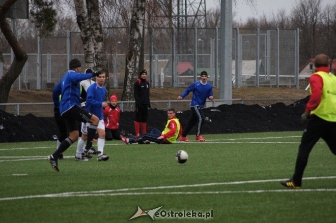 Narew Ostrołęka - MKS Przasnysz 5-4 [25.02.2011] - zdjęcie #6 - eOstroleka.pl