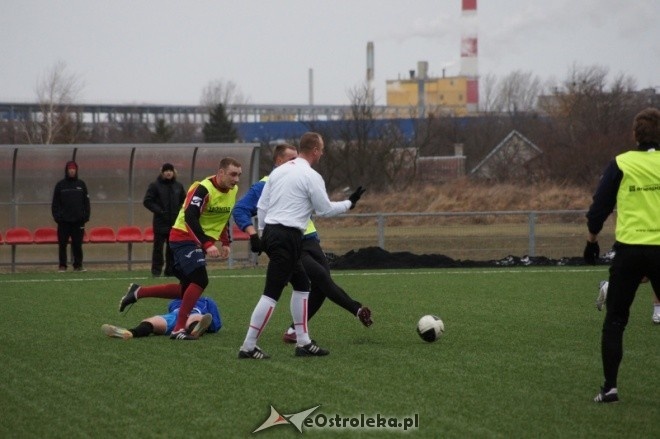 Narew Ostrołęka - MKS Przasnysz 5-4 [25.02.2011] - zdjęcie #3 - eOstroleka.pl