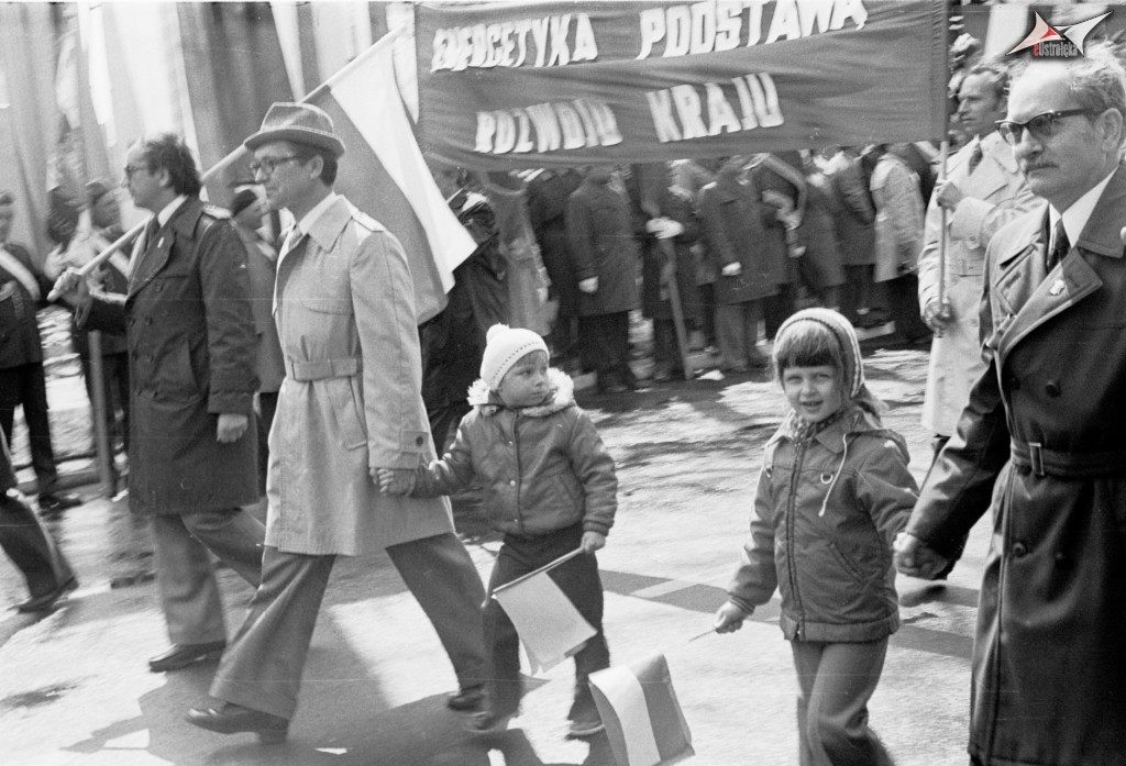 Pochody 1-majowe w Ostrołęce 1958 - 1980 - zdjęcie #150 - eOstroleka.pl