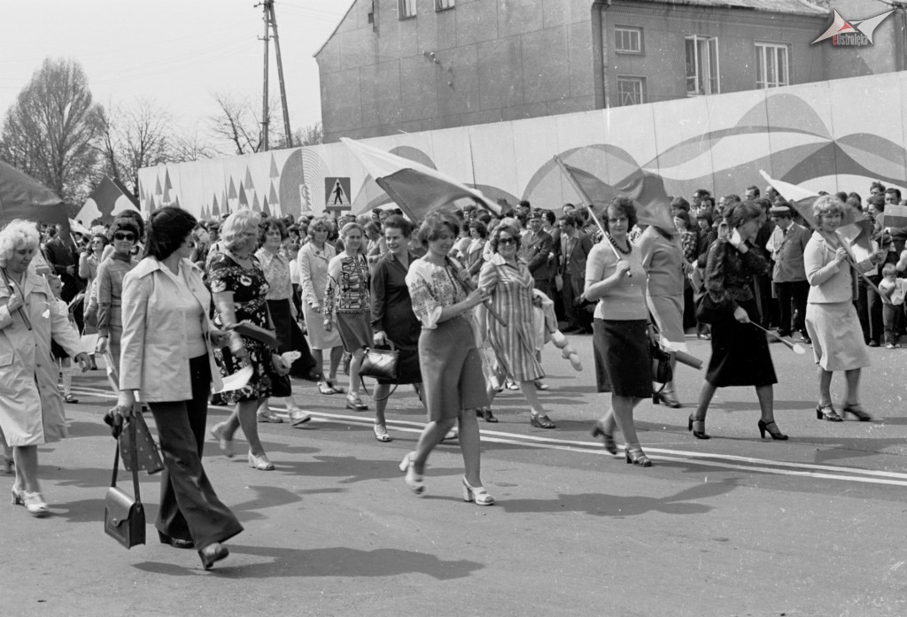 Pochody 1-majowe w Ostrołęce 1958 - 1980 - zdjęcie #129 - eOstroleka.pl