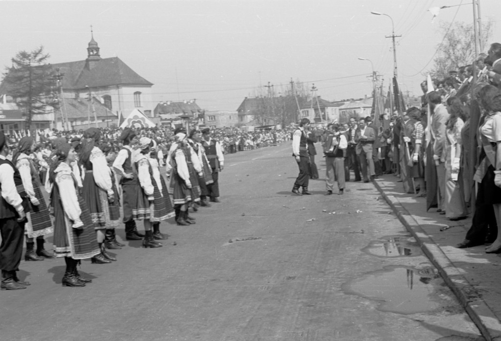 Pochody 1-majowe w Ostrołęce 1958 - 1980 - zdjęcie #125 - eOstroleka.pl