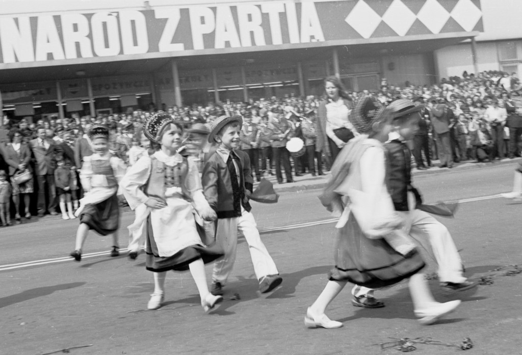 Pochody 1-majowe w Ostrołęce 1958 - 1980 - zdjęcie #124 - eOstroleka.pl