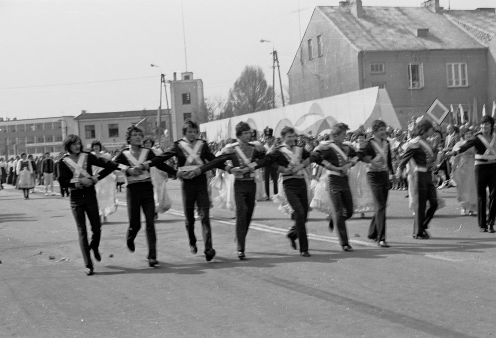 Pochody 1-majowe w Ostrołęce 1958 - 1980 - zdjęcie #118 - eOstroleka.pl