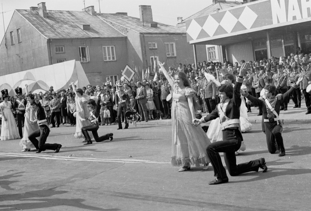 Pochody 1-majowe w Ostrołęce 1958 - 1980 - zdjęcie #117 - eOstroleka.pl