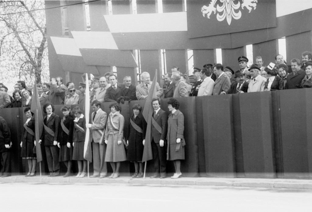 Pochody 1-majowe w Ostrołęce 1958 - 1980 - zdjęcie #38 - eOstroleka.pl