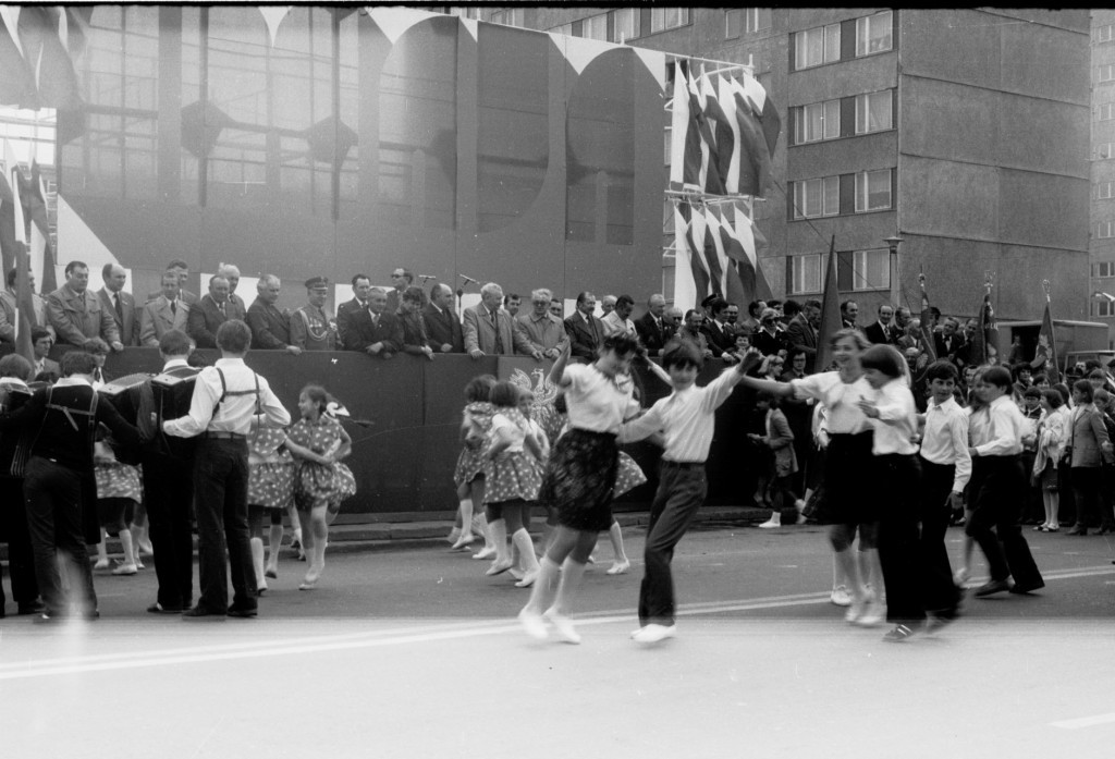 Pochody 1-majowe w Ostrołęce 1958 - 1980 - zdjęcie #36 - eOstroleka.pl