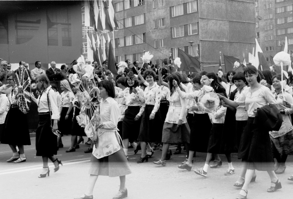 Pochody 1-majowe w Ostrołęce 1958 - 1980 - zdjęcie #16 - eOstroleka.pl