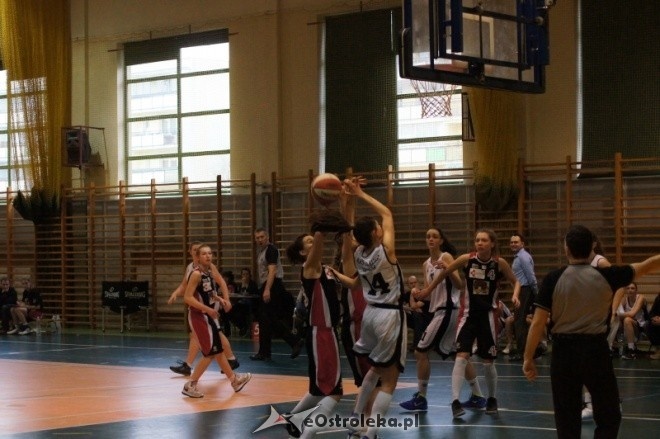 Unia Basket Ostrołęka - MKK Siedlce [25.02.2012] - zdjęcie #9 - eOstroleka.pl