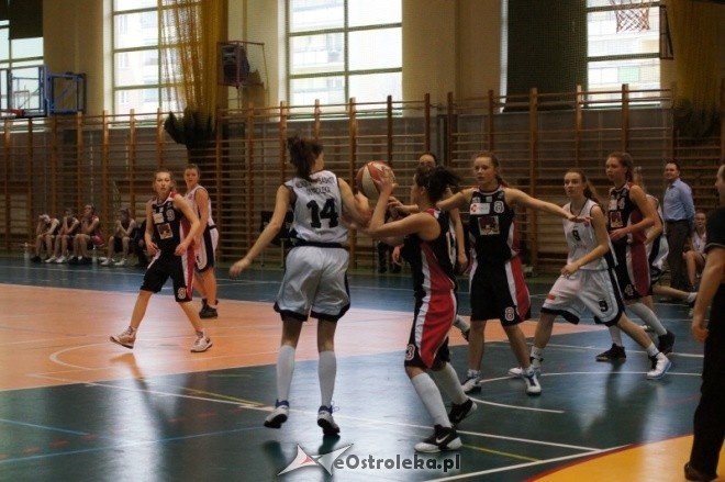 Unia Basket Ostrołęka - MKK Siedlce [25.02.2012] - zdjęcie #8 - eOstroleka.pl