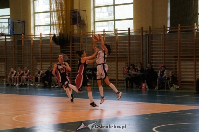Unia Basket Ostrołęka - MKK Siedlce [25.02.2012] - zdjęcie #3 - eOstroleka.pl