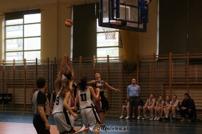 Unia Basket Ostrołęka - MKK Siedlce [25.02.2012] - zdjęcie #1 - eOstroleka.pl