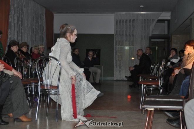 Rodzice obejrzeli spektakl Śmiej się pajacu [29 II 2012] - zdjęcie #9 - eOstroleka.pl