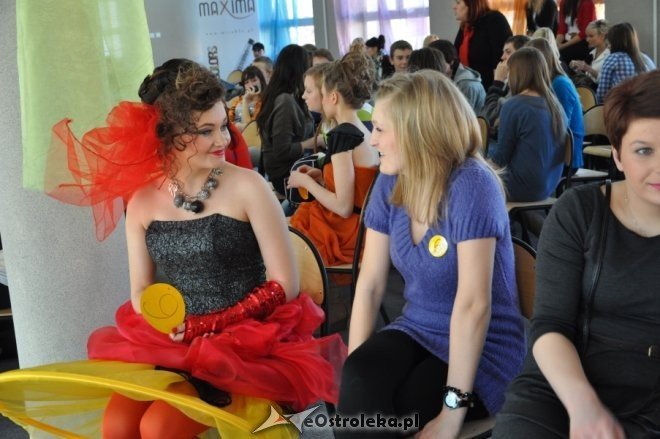 IV Międzyszkolny Festiwal Fryzjerstwa Artystycznego w ZSZ nr 2 [29.II.2012] - zdjęcie #45 - eOstroleka.pl