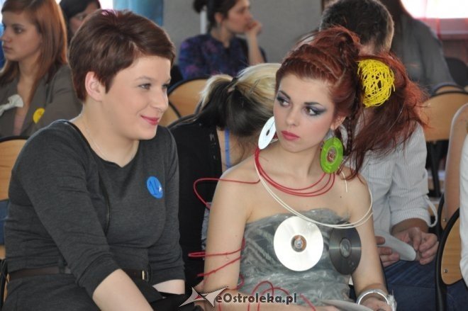 IV Międzyszkolny Festiwal Fryzjerstwa Artystycznego w ZSZ nr 2 [29.II.2012] - zdjęcie #34 - eOstroleka.pl