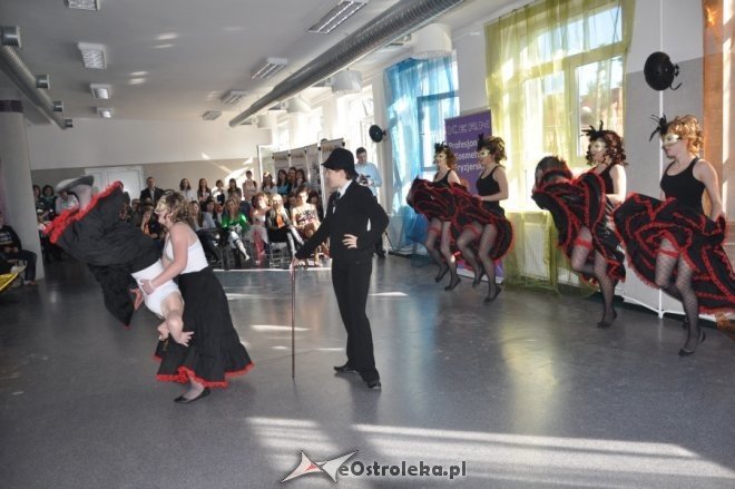 IV Międzyszkolny Festiwal Fryzjerstwa Artystycznego w ZSZ nr 2 [29.II.2012] - zdjęcie #23 - eOstroleka.pl