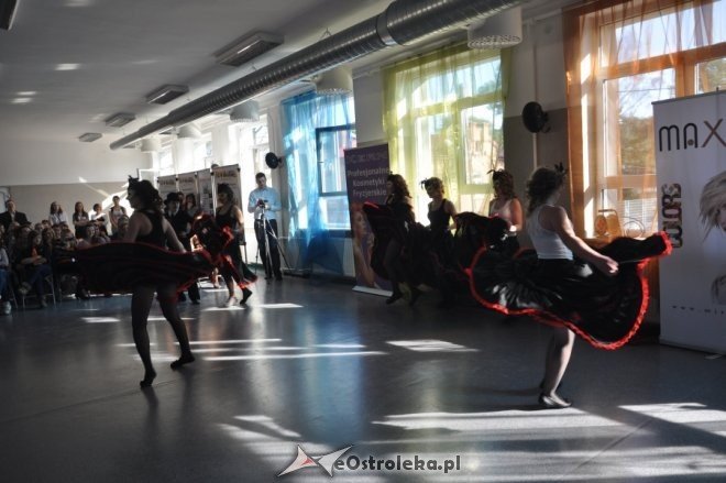 IV Międzyszkolny Festiwal Fryzjerstwa Artystycznego w ZSZ nr 2 [29.II.2012] - zdjęcie #18 - eOstroleka.pl