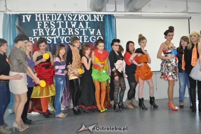 IV Międzyszkolny Festiwal Fryzjerstwa Artystycznego w ZSZ nr 2 [29.II.2012] - zdjęcie #39 - eOstroleka.pl
