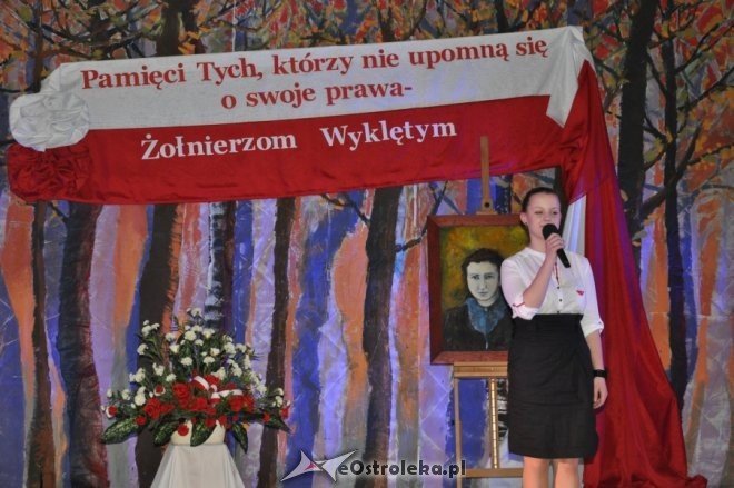 Obchody Narodowego Dnia Pamięci Żołnierzy Wyklętych w Ostrołęce [1 III 2012] - zdjęcie #43 - eOstroleka.pl