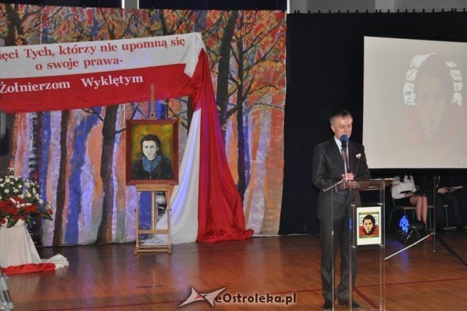 Obchody Narodowego Dnia Pamięci Żołnierzy Wyklętych w Ostrołęce [1 III 2012] - zdjęcie #40 - eOstroleka.pl