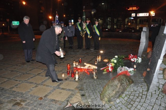 Ostrołęczanie oddali hołd żołnierzom wyklętym [1.III.2012] - zdjęcie #12 - eOstroleka.pl